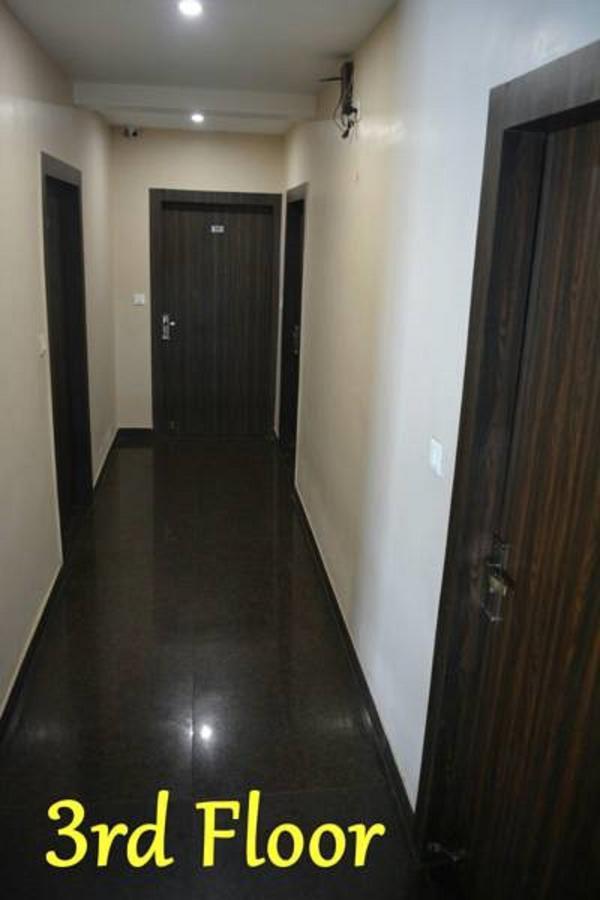 Hotel Green Tree Rāipur Buitenkant foto